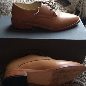 Size 8 Nisolo James Oxford shoe in almond.